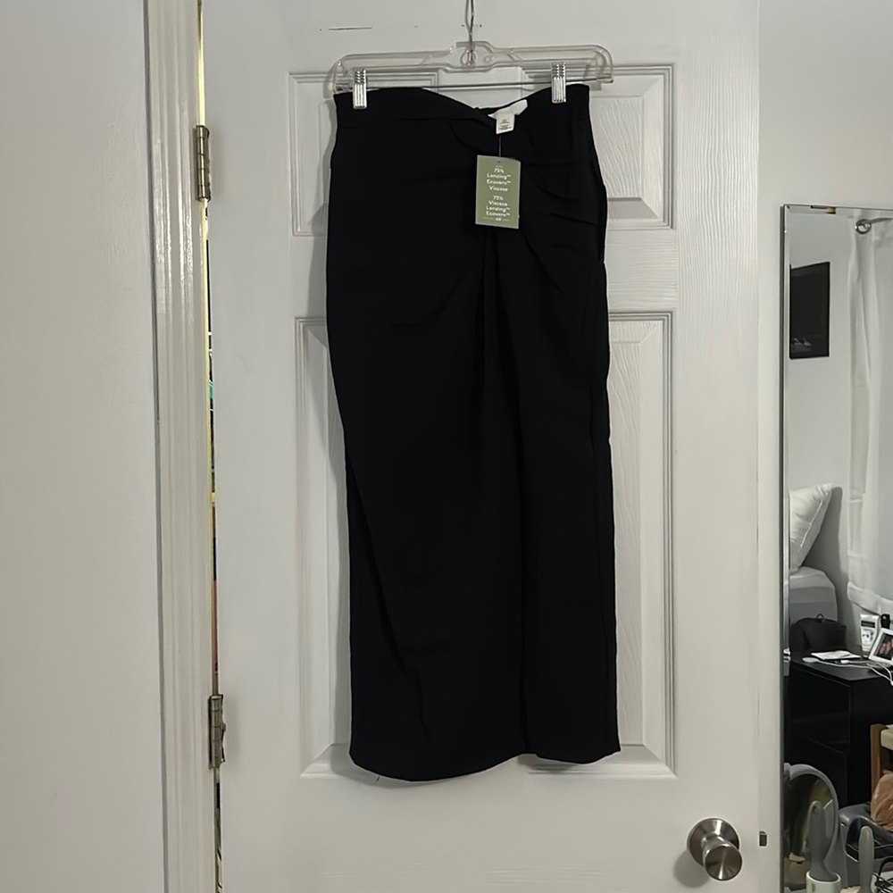 H&M black linen slit skirt - knee high